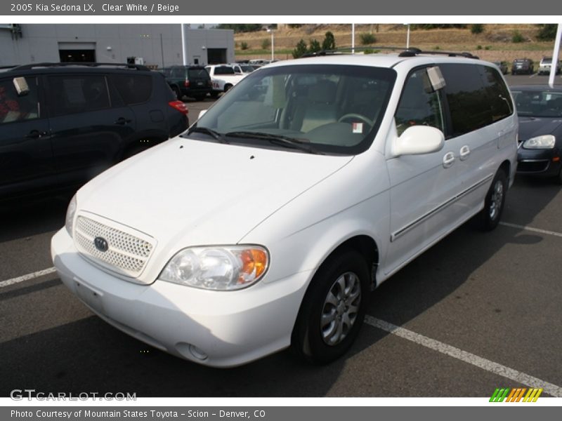 Clear White / Beige 2005 Kia Sedona LX