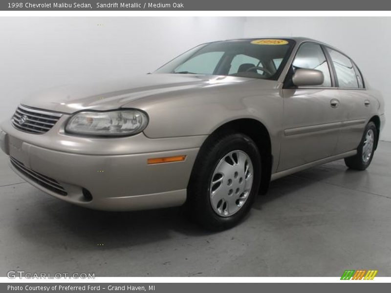 Sandrift Metallic / Medium Oak 1998 Chevrolet Malibu Sedan