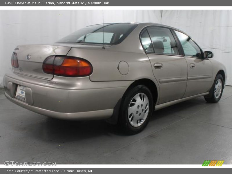 Sandrift Metallic / Medium Oak 1998 Chevrolet Malibu Sedan