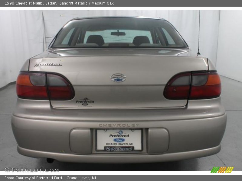 Sandrift Metallic / Medium Oak 1998 Chevrolet Malibu Sedan