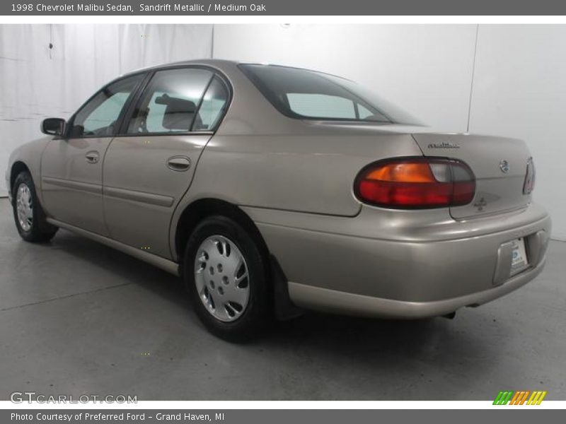 Sandrift Metallic / Medium Oak 1998 Chevrolet Malibu Sedan