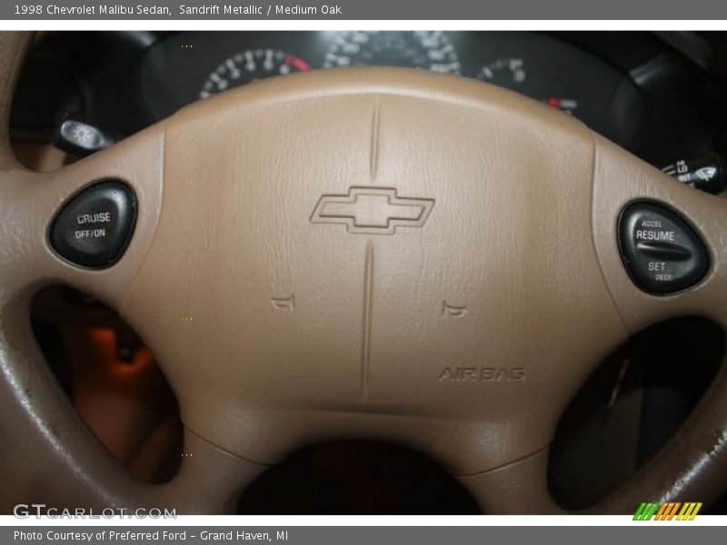 Sandrift Metallic / Medium Oak 1998 Chevrolet Malibu Sedan
