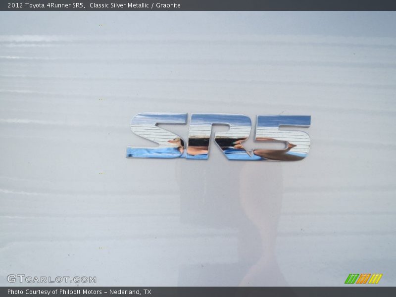 Classic Silver Metallic / Graphite 2012 Toyota 4Runner SR5