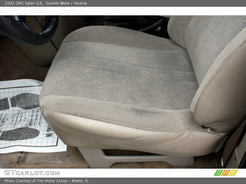 Summit White / Neutral 2003 GMC Safari SLE