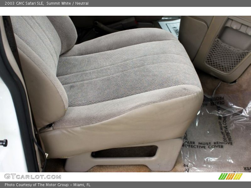 Summit White / Neutral 2003 GMC Safari SLE