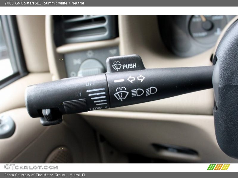 Controls of 2003 Safari SLE