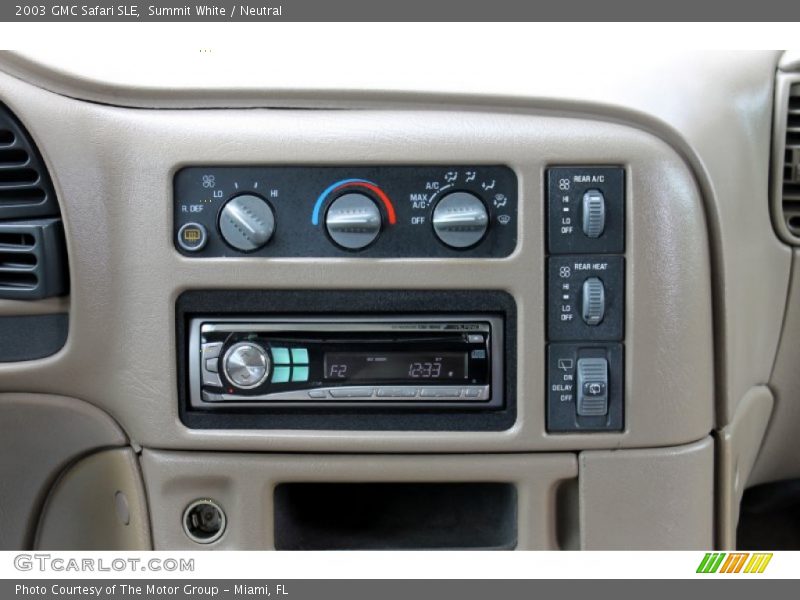 Controls of 2003 Safari SLE