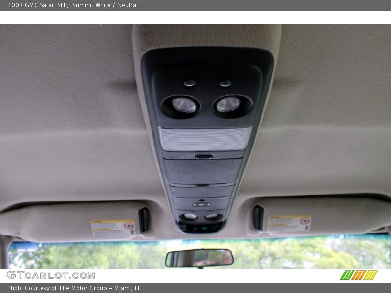 Summit White / Neutral 2003 GMC Safari SLE