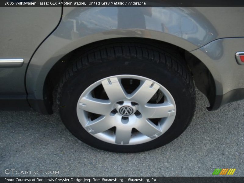 United Grey Metallic / Anthracite 2005 Volkswagen Passat GLX 4Motion Wagon
