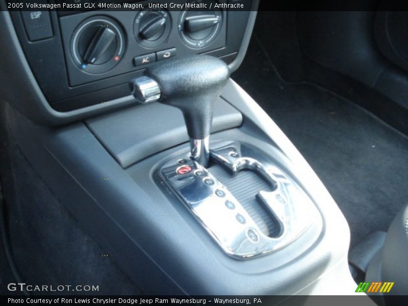 United Grey Metallic / Anthracite 2005 Volkswagen Passat GLX 4Motion Wagon