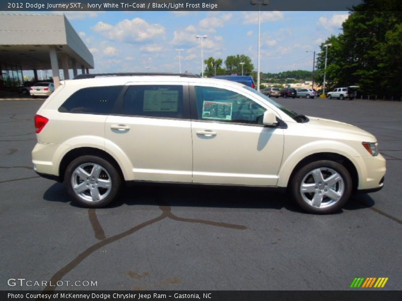 Ivory White Tri-Coat / Black/Light Frost Beige 2012 Dodge Journey SXT