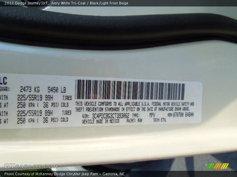 Ivory White Tri-Coat / Black/Light Frost Beige 2012 Dodge Journey SXT