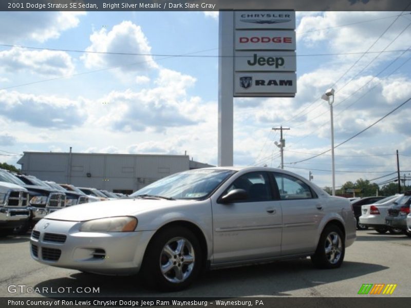 Bright Silver Metallic / Dark Slate Gray 2001 Dodge Stratus SE Sedan