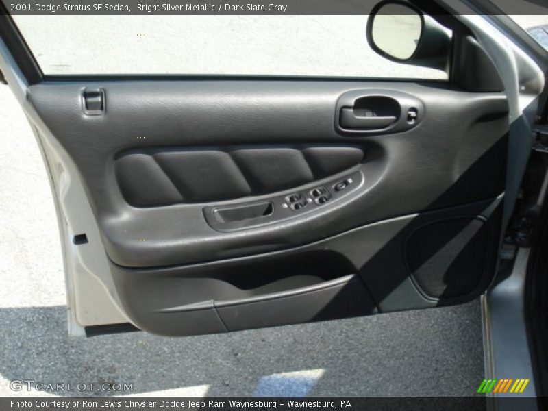 Bright Silver Metallic / Dark Slate Gray 2001 Dodge Stratus SE Sedan