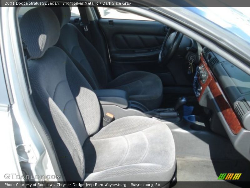 Bright Silver Metallic / Dark Slate Gray 2001 Dodge Stratus SE Sedan