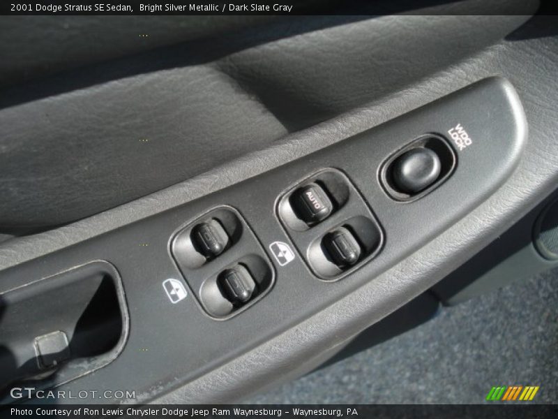 Bright Silver Metallic / Dark Slate Gray 2001 Dodge Stratus SE Sedan