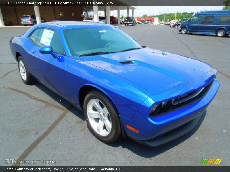 Front 3/4 View of 2012 Challenger SXT
