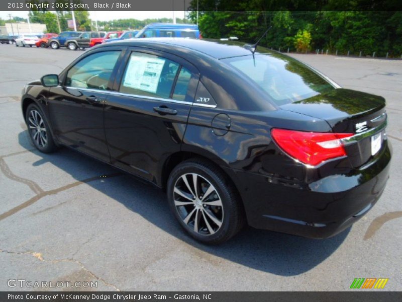 Black / Black 2013 Chrysler 200 S Sedan