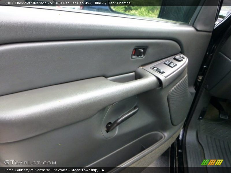 Black / Dark Charcoal 2004 Chevrolet Silverado 2500HD Regular Cab 4x4