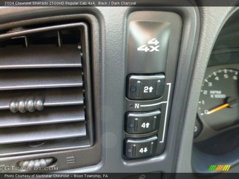Black / Dark Charcoal 2004 Chevrolet Silverado 2500HD Regular Cab 4x4