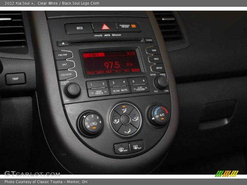Clear White / Black Soul Logo Cloth 2012 Kia Soul +