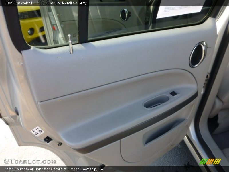 Silver Ice Metallic / Gray 2009 Chevrolet HHR LS