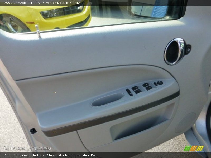 Silver Ice Metallic / Gray 2009 Chevrolet HHR LS