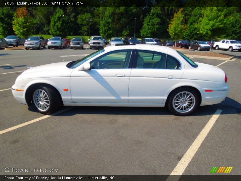 White Onyx / Ivory 2006 Jaguar S-Type 3.0