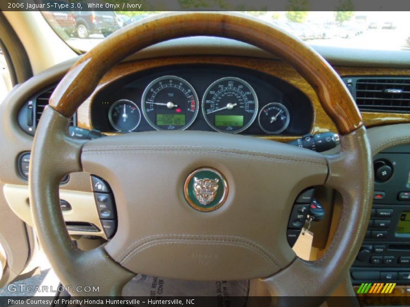 White Onyx / Ivory 2006 Jaguar S-Type 3.0