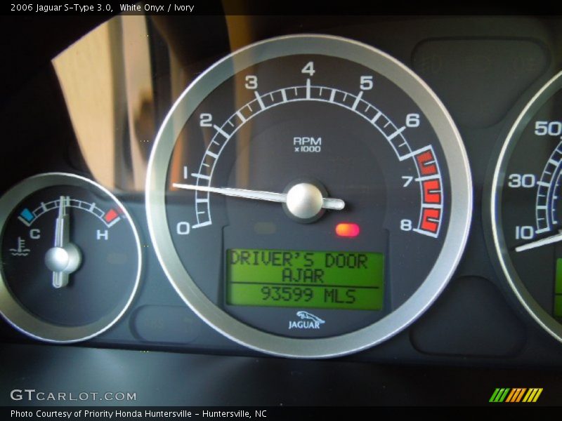 White Onyx / Ivory 2006 Jaguar S-Type 3.0