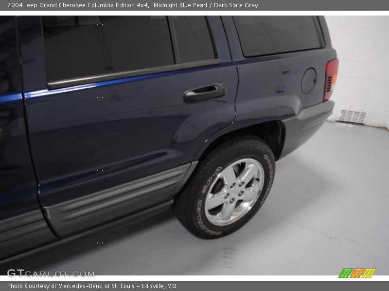 Midnight Blue Pearl / Dark Slate Gray 2004 Jeep Grand Cherokee Columbia Edition 4x4