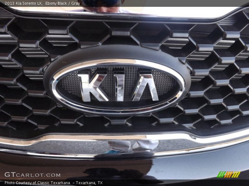 Ebony Black / Gray 2013 Kia Sorento LX