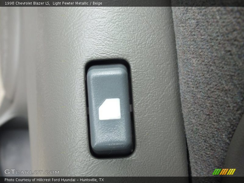 Light Pewter Metallic / Beige 1998 Chevrolet Blazer LS