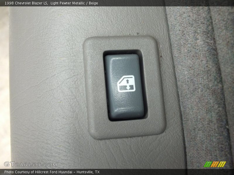 Light Pewter Metallic / Beige 1998 Chevrolet Blazer LS