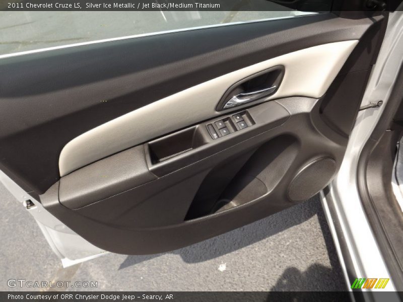 Silver Ice Metallic / Jet Black/Medium Titanium 2011 Chevrolet Cruze LS