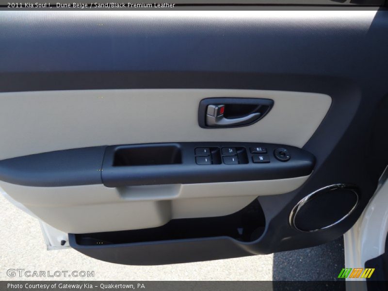 Dune Beige / Sand/Black Premium Leather 2011 Kia Soul !