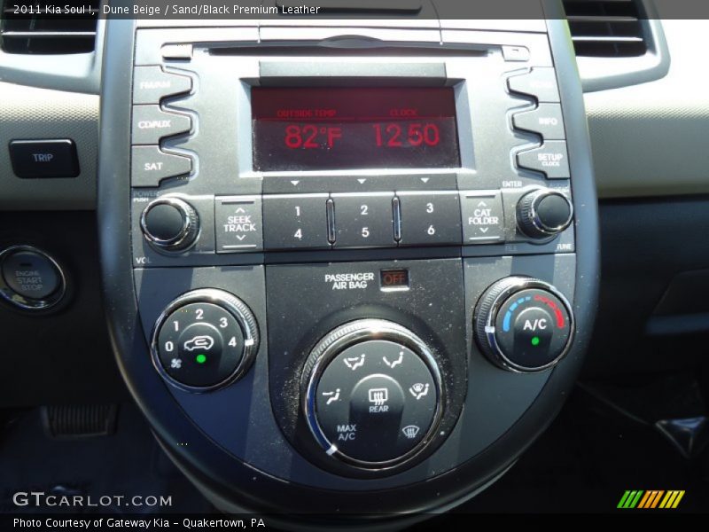 Dune Beige / Sand/Black Premium Leather 2011 Kia Soul !