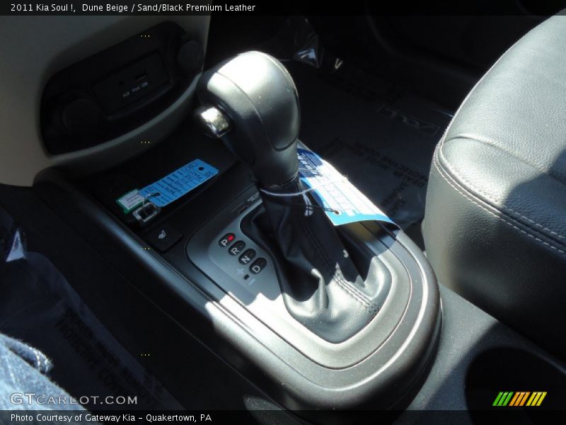 Dune Beige / Sand/Black Premium Leather 2011 Kia Soul !