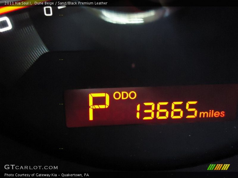 Dune Beige / Sand/Black Premium Leather 2011 Kia Soul !