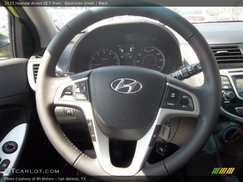 Electrolyte Green / Black 2013 Hyundai Accent SE 5 Door