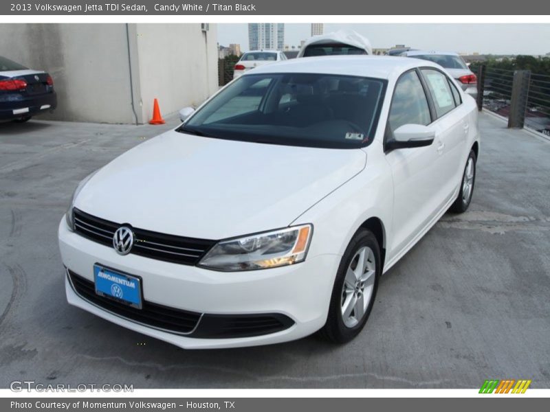 Candy White / Titan Black 2013 Volkswagen Jetta TDI Sedan