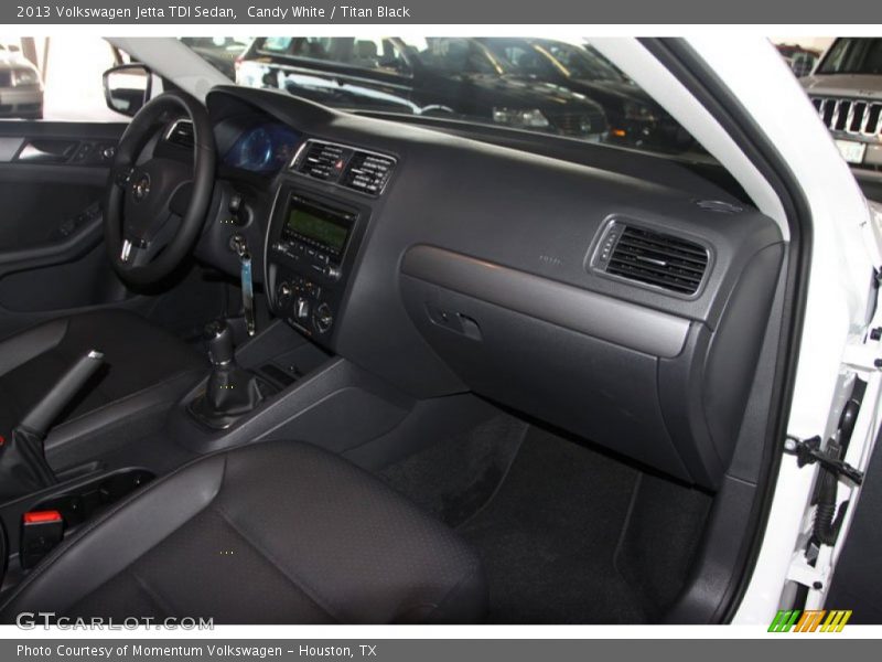 Candy White / Titan Black 2013 Volkswagen Jetta TDI Sedan