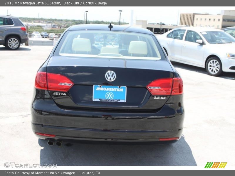 Black Uni / Cornsilk Beige 2013 Volkswagen Jetta SE Sedan
