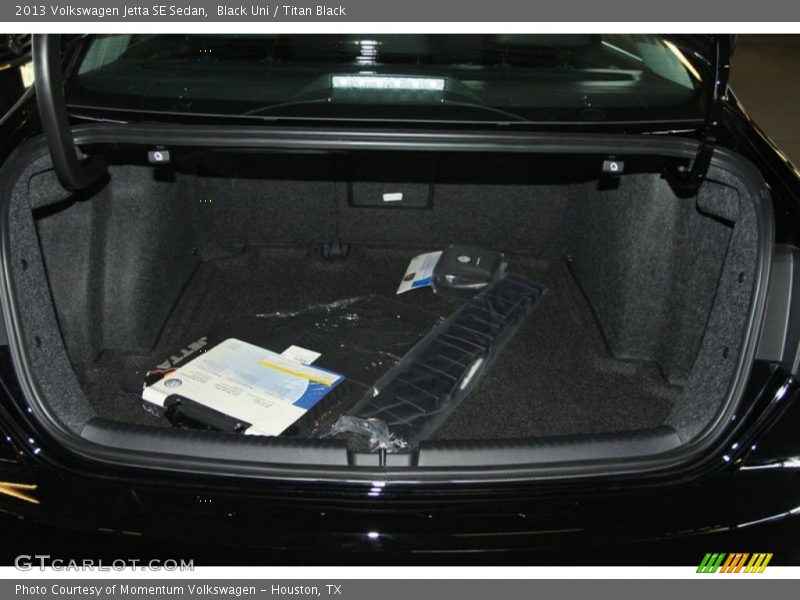 Black Uni / Titan Black 2013 Volkswagen Jetta SE Sedan