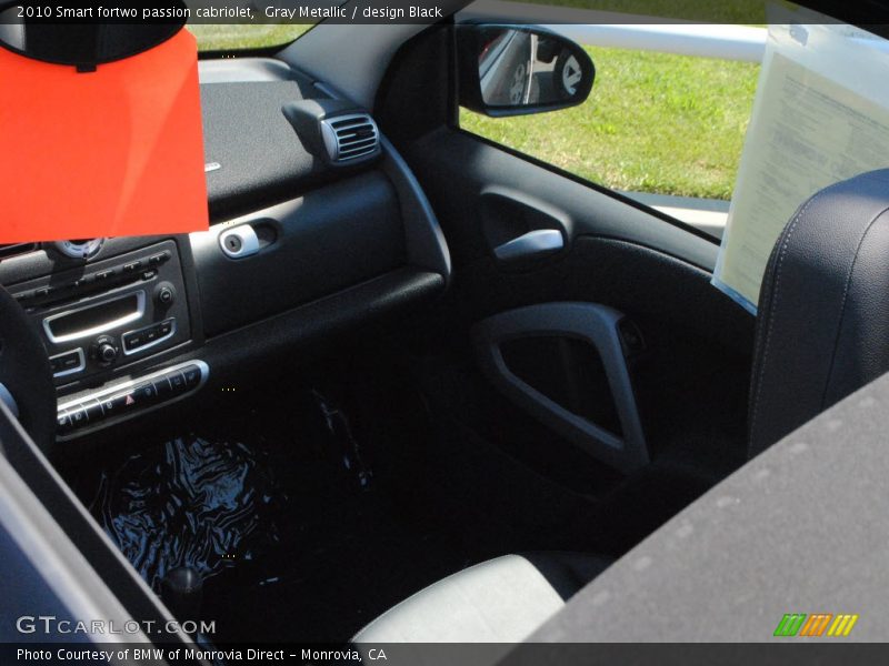 Gray Metallic / design Black 2010 Smart fortwo passion cabriolet