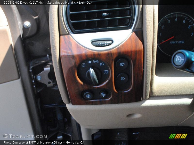 Controls of 2003 Envoy XL SLT 4x4