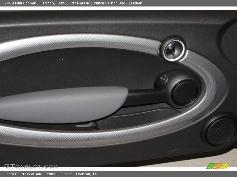 Door Panel of 2009 Cooper S Hardtop