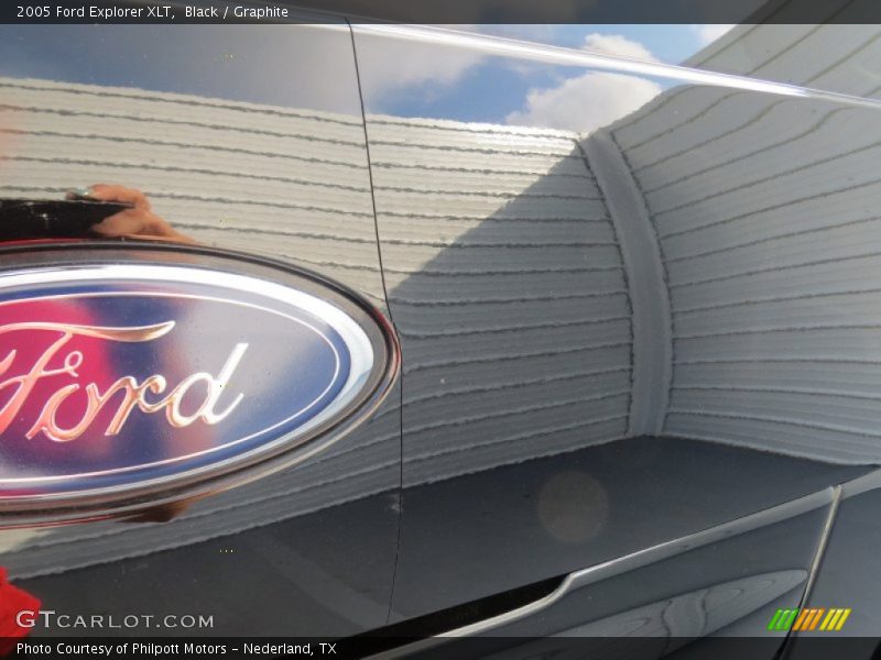 Black / Graphite 2005 Ford Explorer XLT