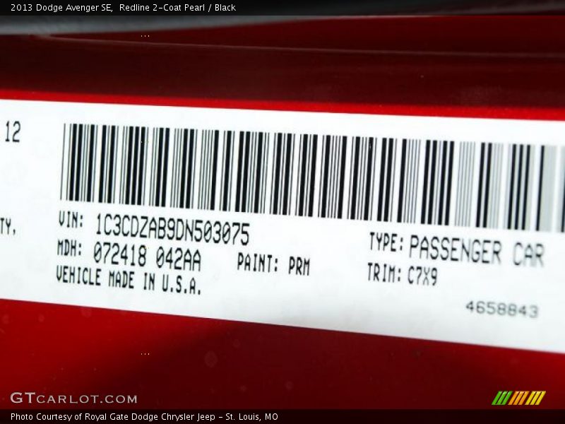Redline 2-Coat Pearl / Black 2013 Dodge Avenger SE