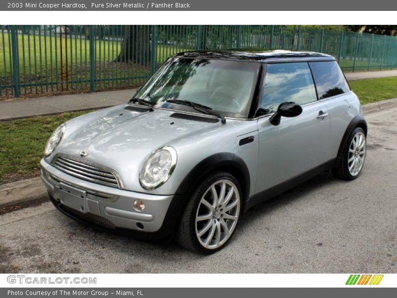 Front 3/4 View of 2003 Cooper Hardtop